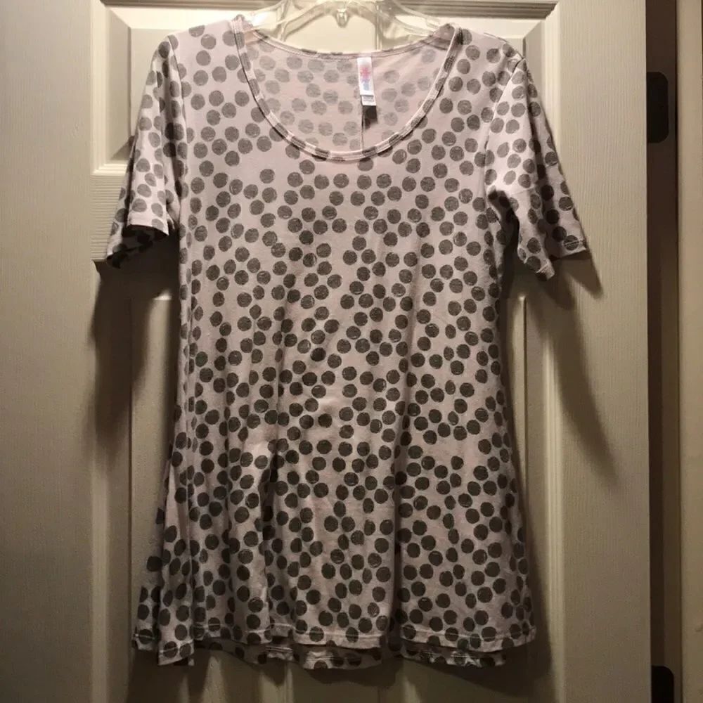 (5/$25) LuLaRoe polka dot Perfect Tee